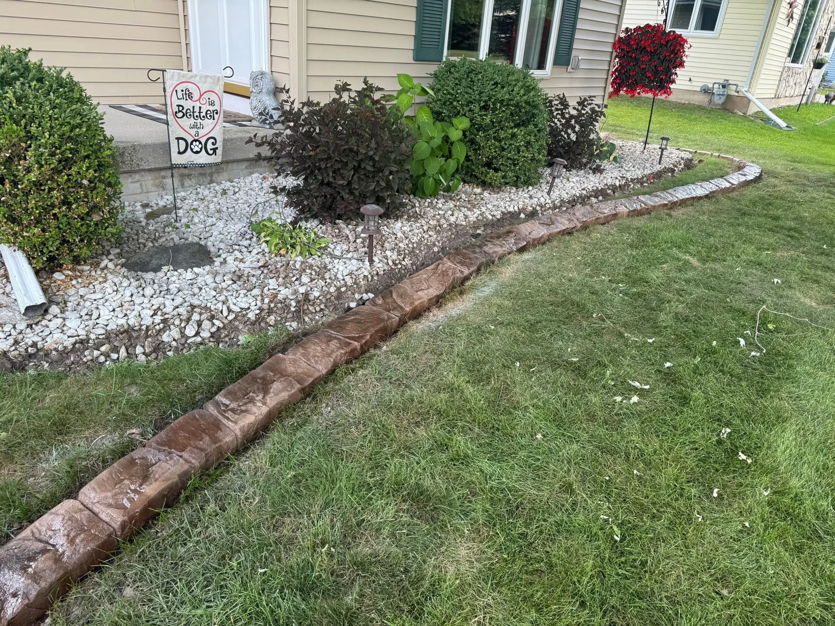 Next Level Curb Appeal Garden Bed Borders in Becker