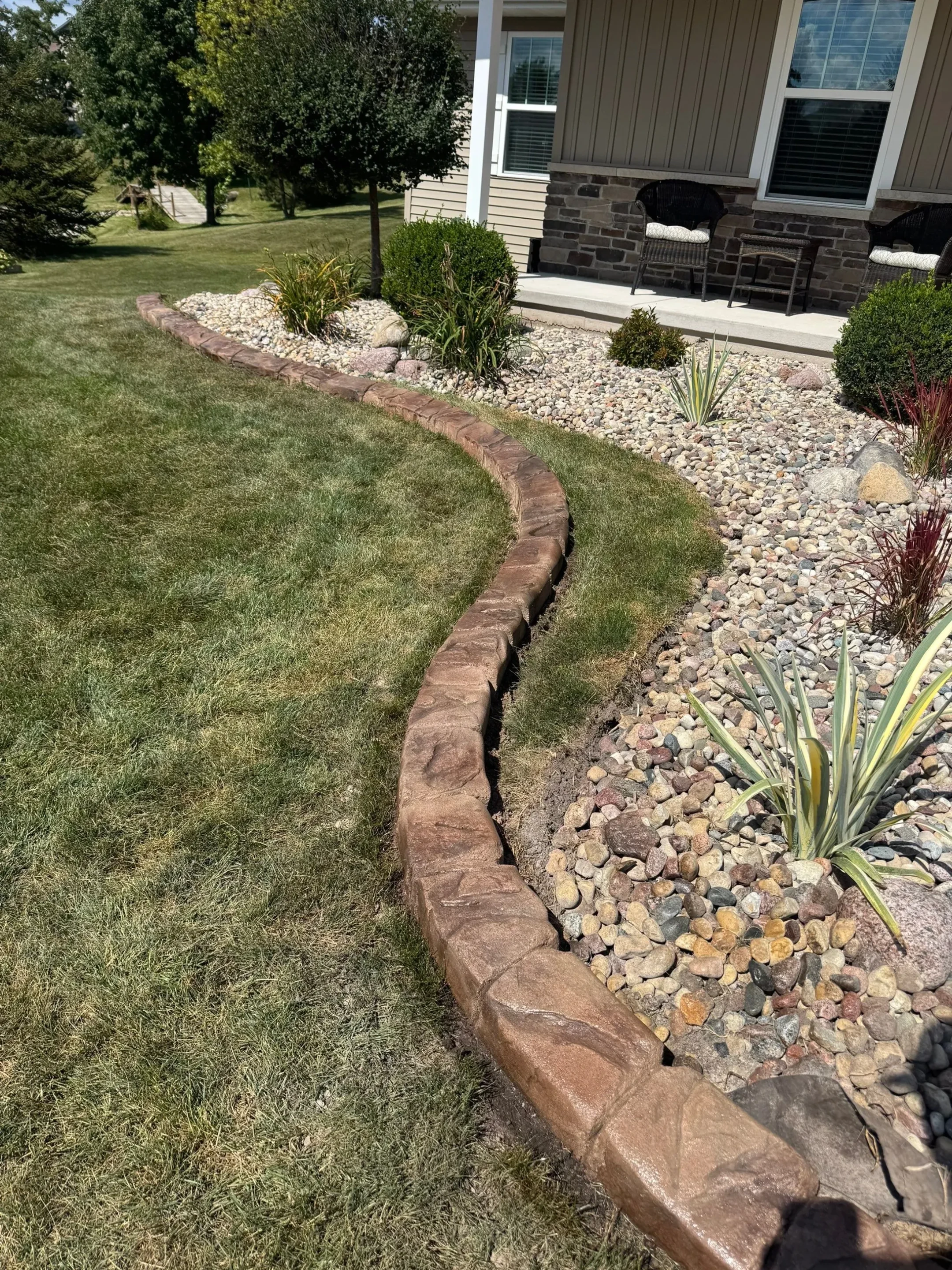 Completed landscape curbing project by Jason Brenny Completed landscape curbing project by Jason Brenny